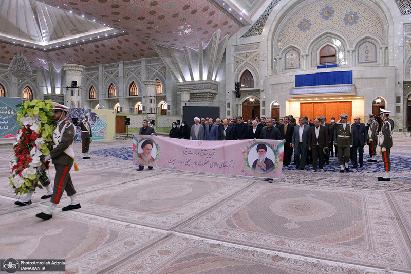 تجدید میثاق وزیر نیرو و کارکنان این وزارتخانه با آرمان‌های حضرت امام خمینی (س)