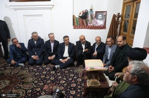 حضور وزیر کار در بیت تاریخی امام در خمین