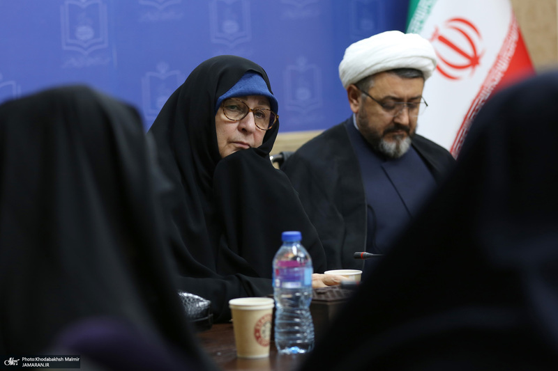 اولین نشست : زن در اندیشه دینی فلسفی امام خمینی (س)