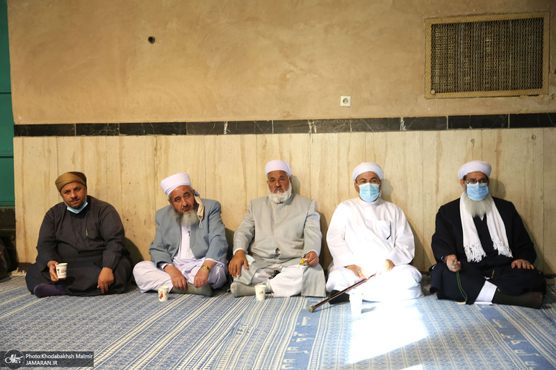 بازدید جمعی از امامان جمعه، روحانیون، علما، فضلا و مدرسین حوزه های علمیه اهل تسنن از جماران