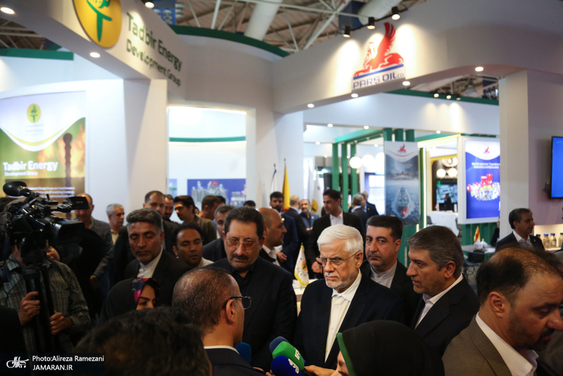 حضور عارف در نمایشگاه دستاوردهای صادراتی ایران