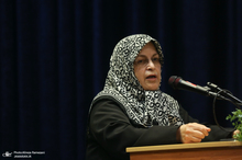 آذر منصوری: حمایت از تفاهم ایران و آمریکا، حمایت از صلح است نه تسلیم