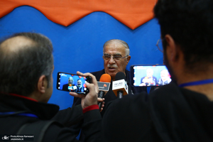 مسابقه فوتسال خیریه بین تیم هنرمندان و منتخب بنیاد حضرت زینب (س)