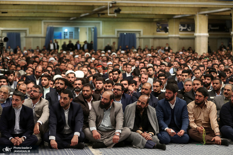 دیدار هزاران نفر از ذاکران و ستایشگران اهل‌بیت(ع) با رهبر معظم انقلاب
