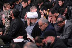 اولین شب مراسم عزاداری حضرت فاطمه‌زهرا (س) در حسینیه امام خمینی