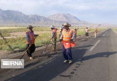 روکش آسفالت ۵۰ کیلومتر از راه‌های نهبندان در دست اجرا است