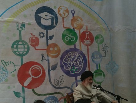 آیت الله علم الهدی: انقلاب اسلامی در همه عرصه رو به جلو حرکت می کند