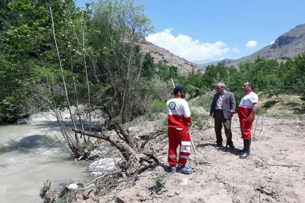 پیرمرد 74 ساله به درون رودخانه‌ نینه رود الموت سقوط کرد