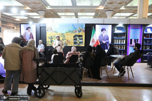 غرفه موسسه تنظیم و نشر آثار امام خمینی (ره) در سی و دومین نمایشگاه بین المللی قرآن کریم