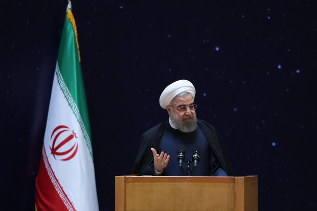  روحانی: فکر می کردیم باید با جنگ مسلحانه پیش برویم، اما امام نظر معکوس را داشت و درست می اندیشید