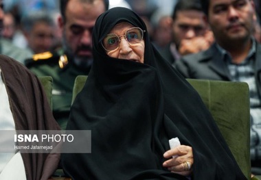 Leader praises Dr. Mrs. Mostafvi for following footsteps of Imam Khomeini