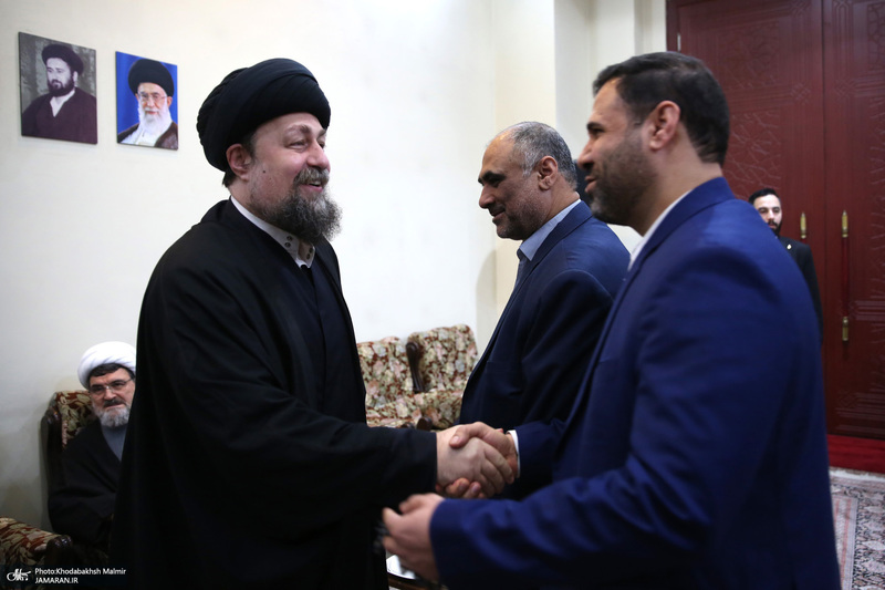 تجدیدمیثاق رئیس و جمعی از کارکنان بنیاد مستضعفان با امام راحل