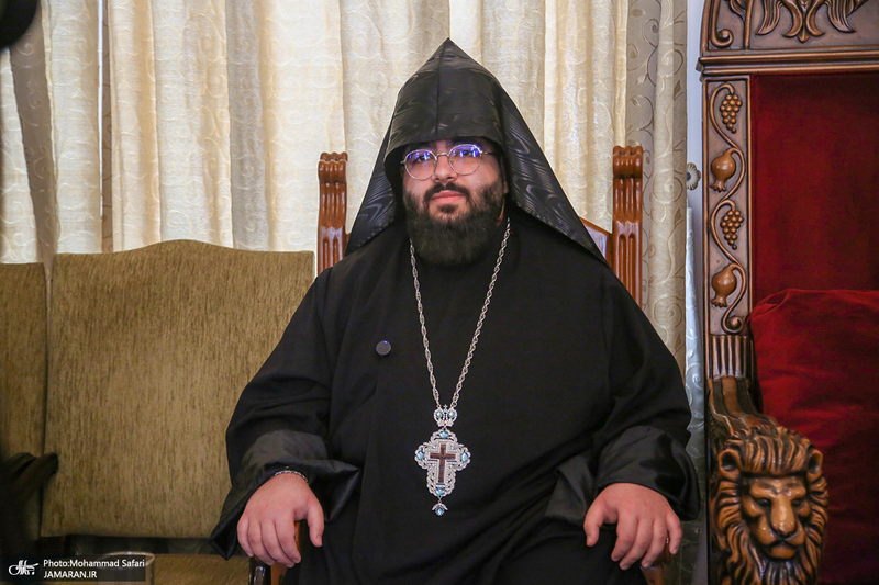 مراسم بزرگداشت امام خمینی (س) در کلیسای «سرکیس مقدس»