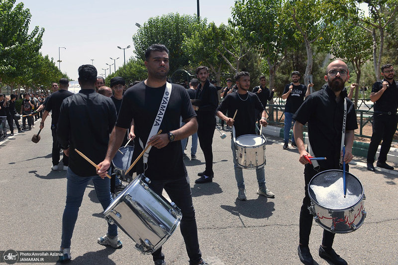 مراسم عزاداری ظهر عاشورا در حرم مطهر امام خمینی (س)