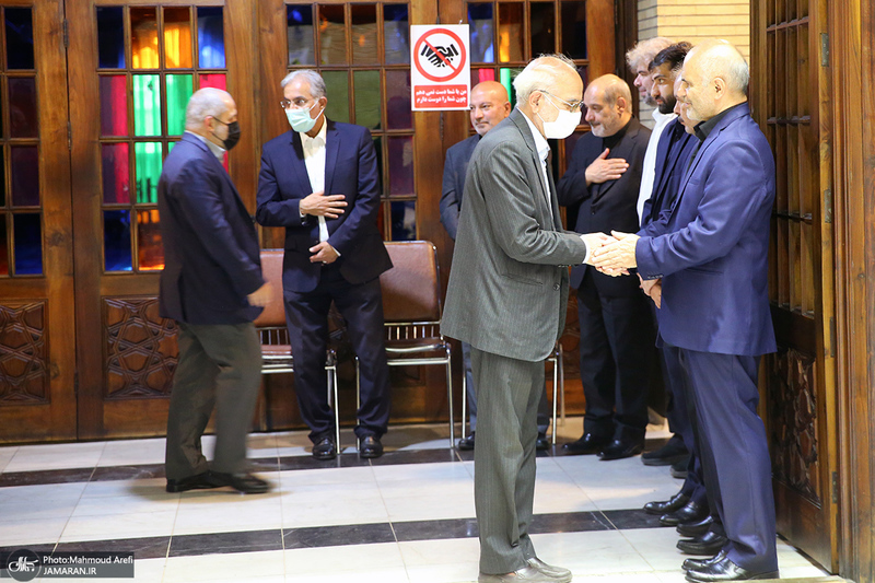 مراسم ختم مادر فرشاد مومنی