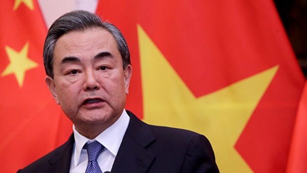 وزیر خارجه چین به افغانستان رفت
