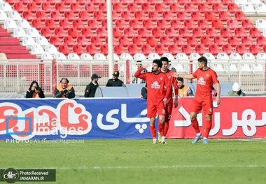 باختی دیگر برای سپاهان مقابل بالانشینان/ تراکتور به صدر تکیه زد