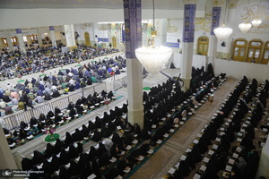 جزء خوانی قرآن کریم در حرم حضرت معصومه (س)