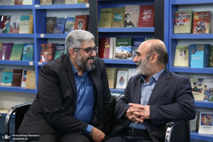 غرفه موسسه تنظیم و نشر آثار امام خمینی (ره) در سی و ششمین نمایشگاه کتاب تهران-3