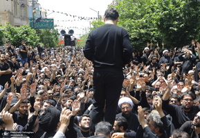 دسته عزاداری روز شهادت امام جعفر صادق (ع) با حضور آیت الله العظمی وحید خراسانی