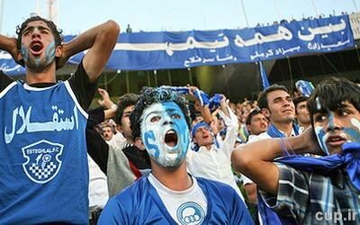 حواشی دیدار استقلال و سایپا/ شعار علیه و به نفع منصوریان
