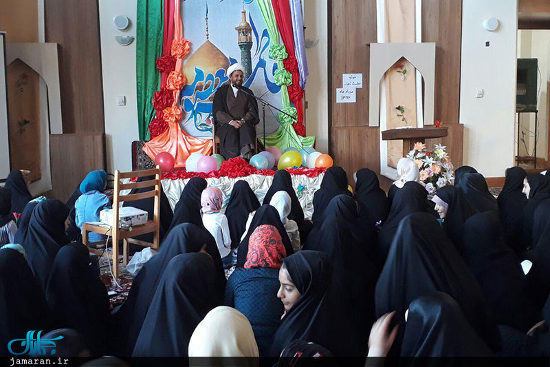 مراسم بزرگداشت روز دختر در بیت تاریخی حضرت امام در خمین