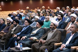 دیدار رئیس و کارکنان سازمان اوقاف و امور خیریه با سید حسن خمینی