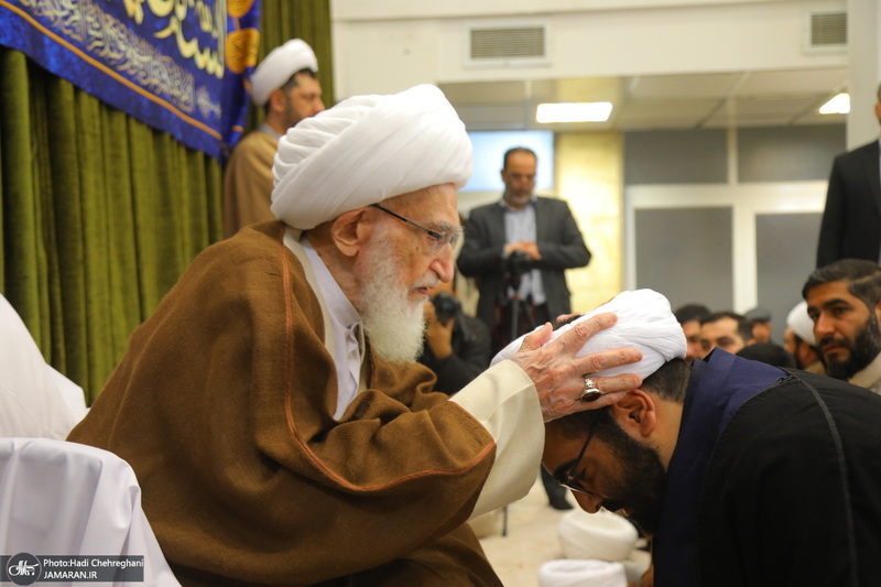 عمامه گذاری طلاب به مناسبت نیمه شعبان