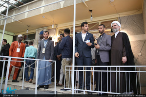 بازدیدی جمعی از شرکت کنندگان خارجی در سی و پنجمین دوره مسابقات بین المللی قرآن کریم ازبیت امام خمینی 