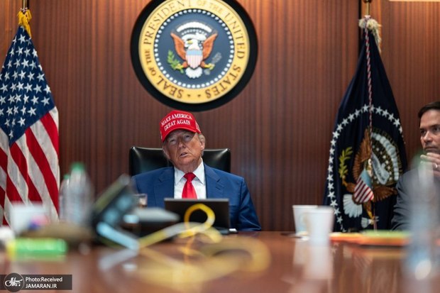 پولیتیکو: ترامپ تصمیم خود را روز چهارشنبه «به‌صورت خصوصی اعلام کرده بود»/ اظهار نظر او درباره تصمیم‌گیری «در عرض دو هفته» فریب بود/ مقامات آمریکایی نگران حملات سایبری ایران هستند