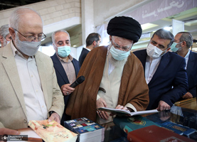 بازدید رهبر معظم انقلاب از سی و‌‌ چهارمین نمایشگاه بین‌المللی کتاب تهران