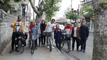 دوچرخه سواران خارجی: ایرانیان مهربان و میهمان نواز هستند