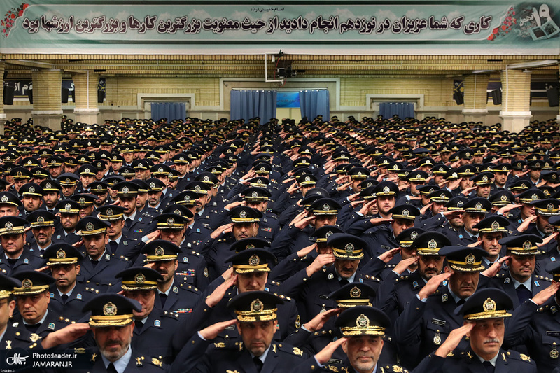 دیدار جمعی از فرماندهان و کارکنان نیروی هوایی ارتش با فرمانده معظم کل قوا