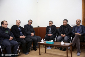 دیدارمدیران و جمعی از اعضای تحریه موسسه مطبوعاتی ایران و خبرگزاری ایرنا با سید حسن خمینی
