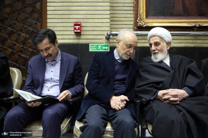 مراسم ترحیم مادر محمد شریعتمداری