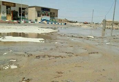 یک واحد آموزشی در شهرستان هیرمند زیر آب رفت