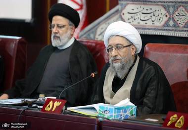 آملی لاریجانی: رئیس‌جمهور گلایه و شکایت کرده بود مبنی بر اینکه مصوبه شفافیت برای کار دولت مشکل ایجاد می کند/ مجلس حق ندارد راجع به اداره مجمع تشخیص قانون بنویسد/ نمایندگان رعایت کنند؛ نباید علیه نهادهای رسمی نظام، مطالب خلاف واقع مطرح شود