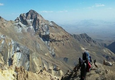 کوهنوردان فسا به قله تفتان سیستان و بلوچستان صعود کردند