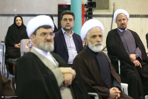 مراسم رونمایی از کتاب کارگزار صدیق در حسینیه جماران