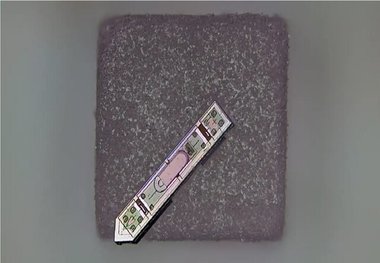 ابداع یک ایمپلنت مغزی کوچک‌تر از یک دانه نمک!
