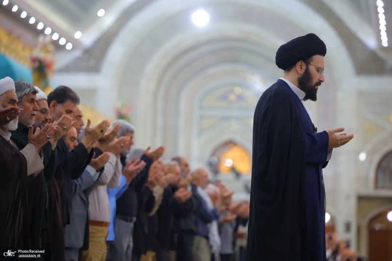 نماز ظهر و عصر روز ارتحال امام در حرم امام خمینی