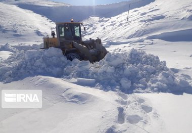 کولاک شدید راه دسترسی ۲۴۰ روستای آذربایجان‌غربی را بست