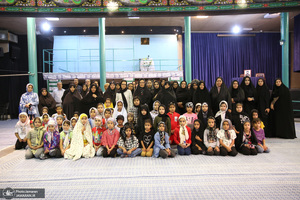 بازدید اقشار مختلف مردم از بیت امام خمینی (س) در جماران