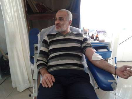 120 بار اهدای خون توسط مرد 50 ساله در آستارا
