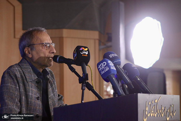 هادی خانیکی: «توسعه» محوری‌ترین مسأله ایران است/ اگر فاصله دولت‌ و ملت‌ زیاد شود، هیچ برنامه توسعه‌ای به نتیجه نمی‌رسد