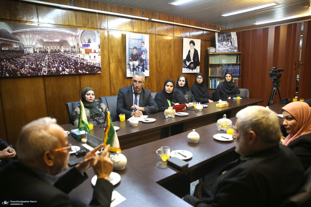 نشست هم‌اندیشی «فرصت‌ها، چالش‌ها و راهکارهای ترجمه و نشر آثار امام خمینی(س)» برگزار شد