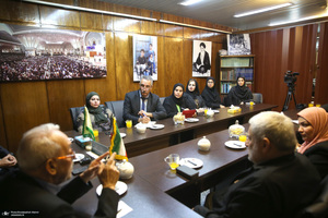 نشست هم اندیشی با ناشران عرب زبان در حسینیه جماران