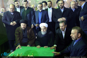 تجدید میثاق رییس جمهوری و اعضای هیئت دولت با آرمان های حضرت امام(س) 