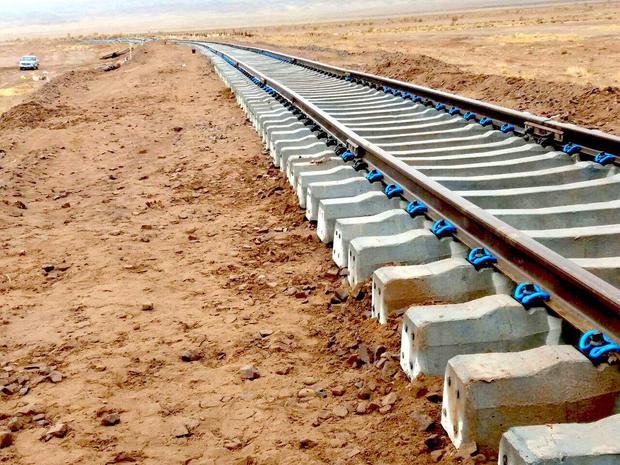 ترمیم 500 متر از خطوط ریلی راه آهن قم با اعتباری بالغ بر چهار میلیارد ریال