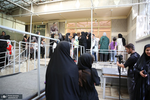 بازدید اقشار مختلف مردم از بیت امام خمینی (س) در جماران